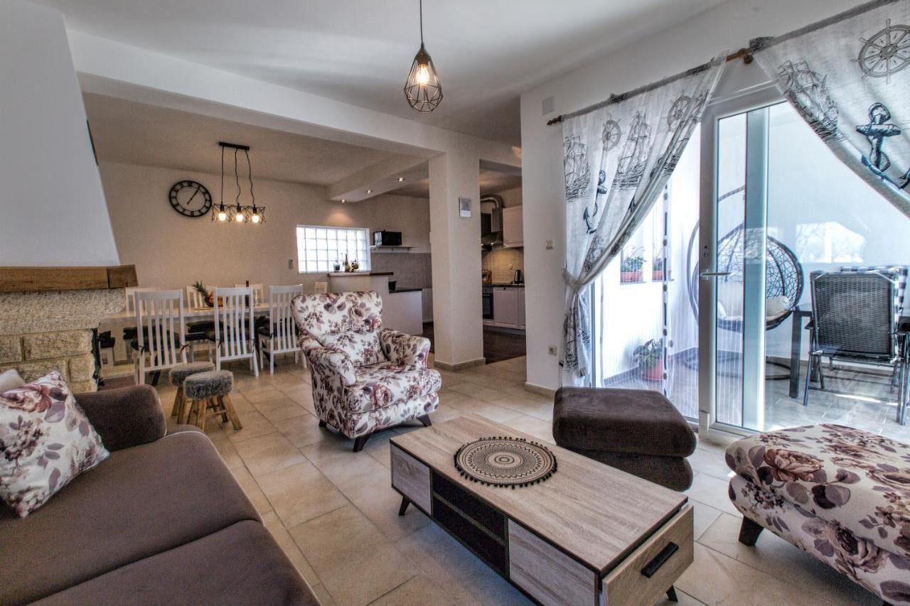 Luxury House Cesarica Villa Luaran gambar