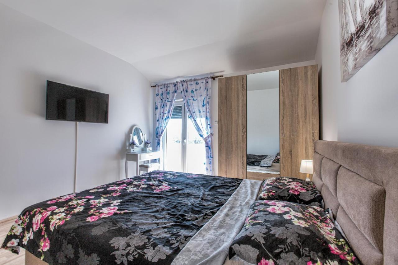 Luxury House Cesarica Villa Luaran gambar