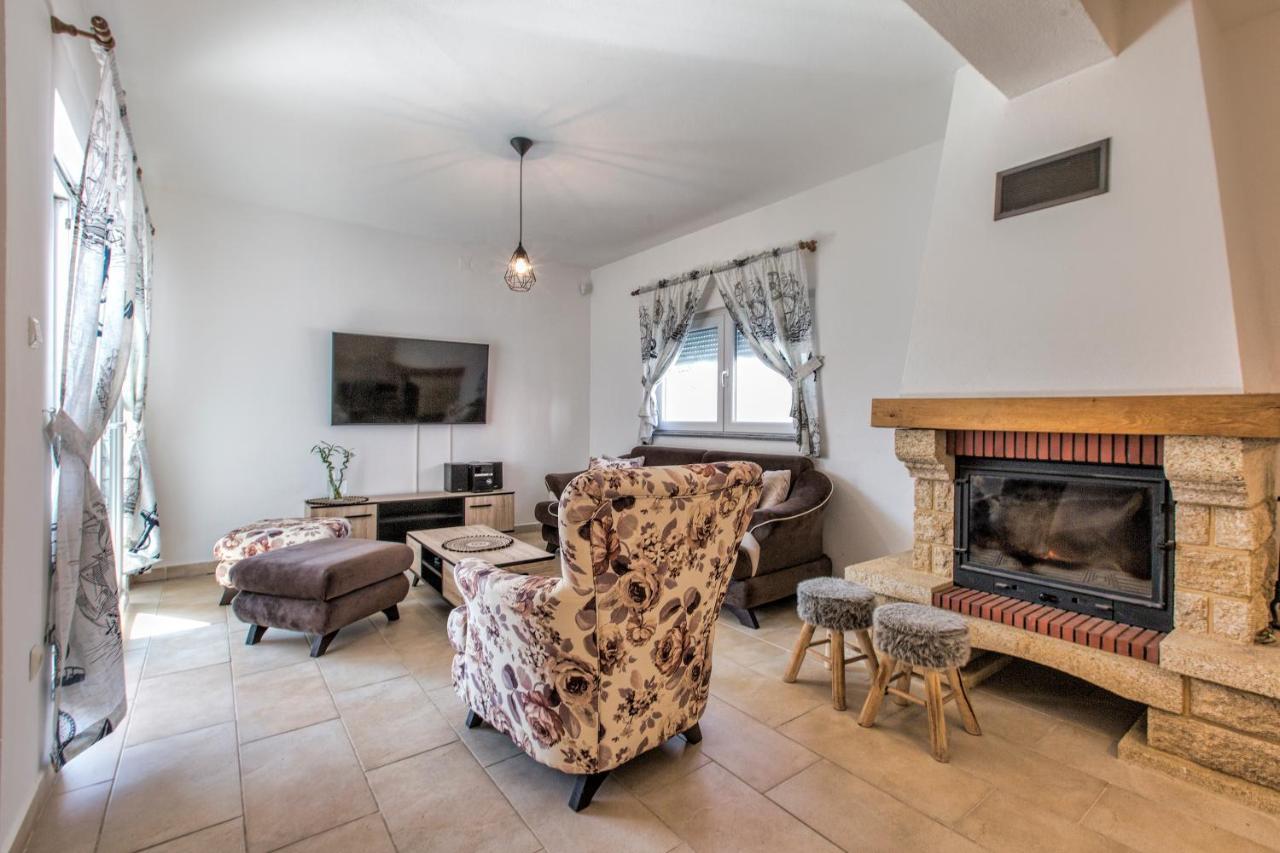 Luxury House Cesarica Villa Luaran gambar